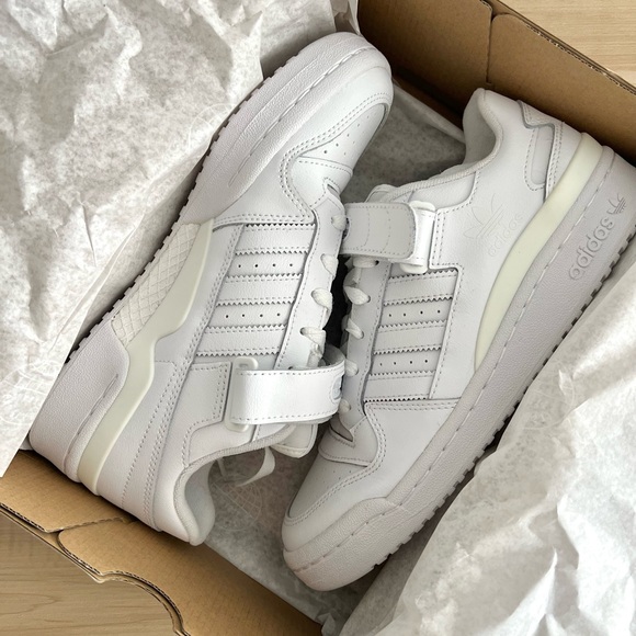 Adidas Forum Low White Sneakers | 7W - Picture 9 of 10